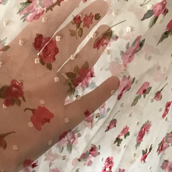 Cute Spring floral sheer shirt size Large - Picture 3 of 6